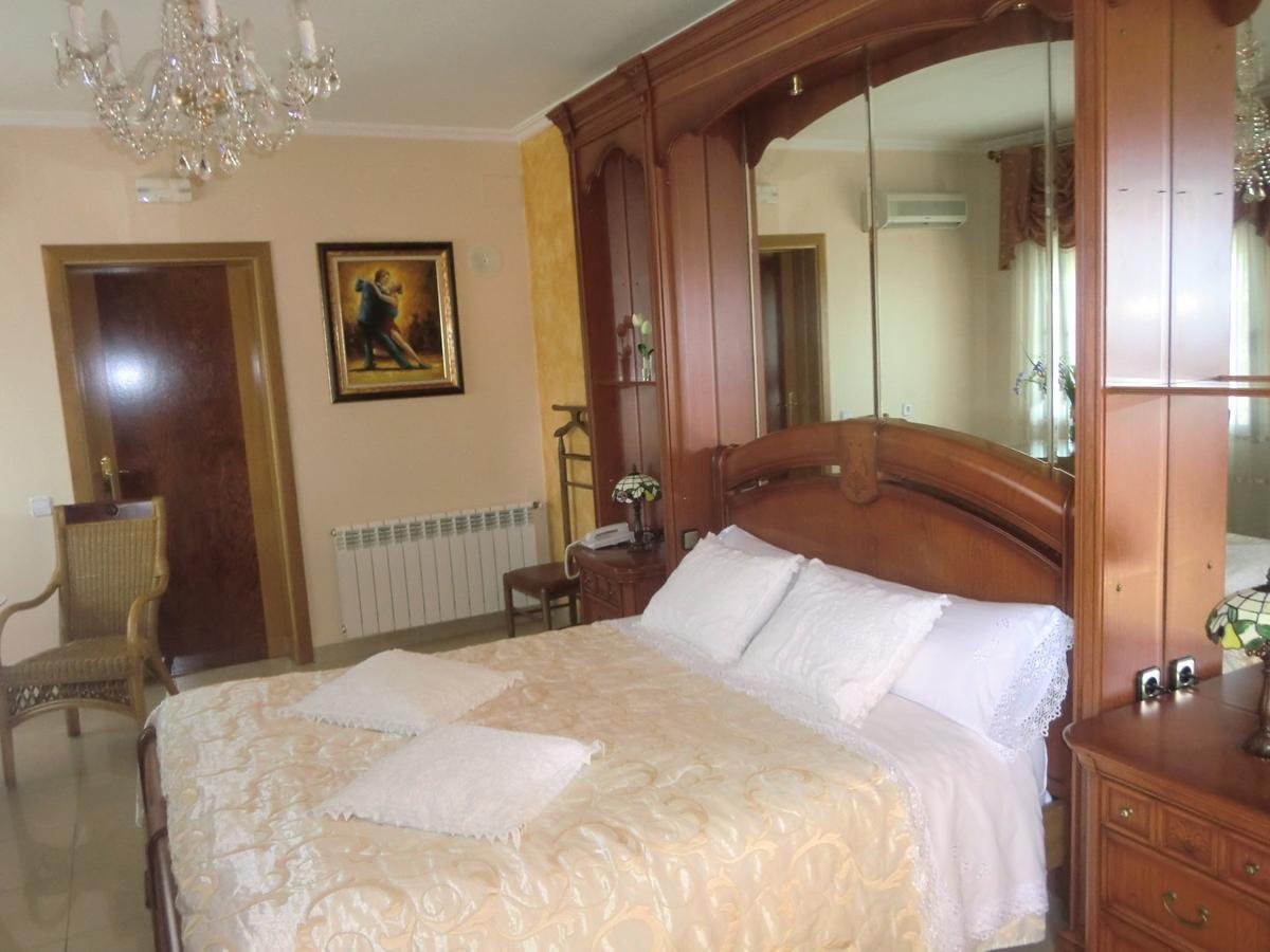 Hotel Gasaqui Ayelo de Malferit Bilik gambar
